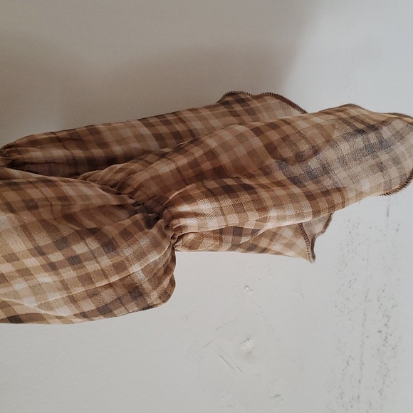 Charming plaid crop top CUTE! - Picture 3 of 10